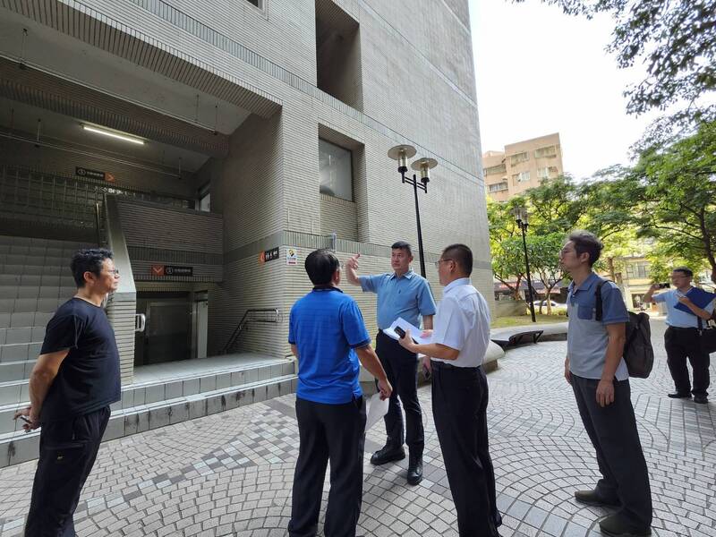 馬士元內政部政務次長視察避難處所(圖/翻攝)