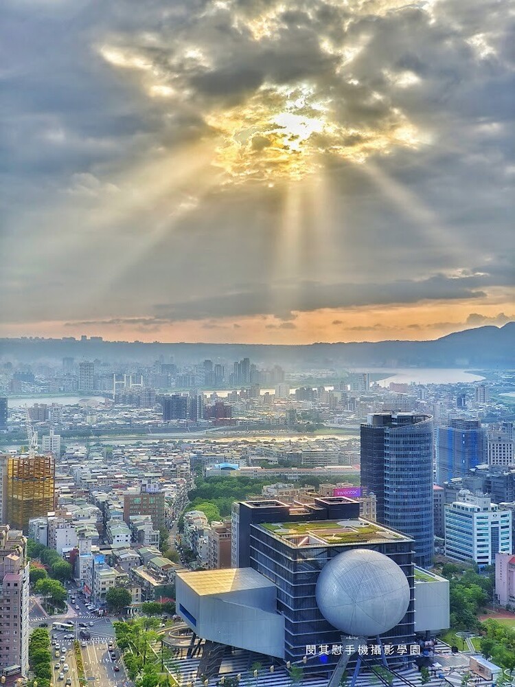 圖說:士林擁有豐富的都市風景(圖/台灣攝影家交流協會提供)