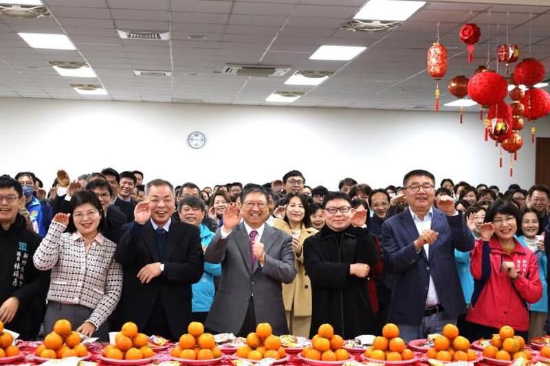 圖 : 新竹縣府開春團拜 縣長楊文科:勇往直前、煞猛來打拼(圖/新竹縣政府提供)