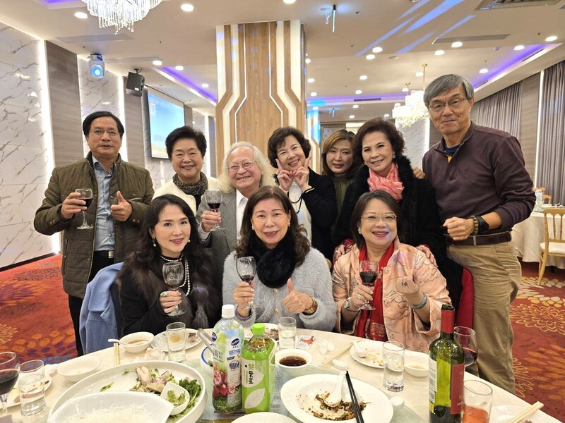 凝聚校友情誼!高師大校友會舉辦春酒餐會 頒發顧問證書(圖/高師大校友會提供)