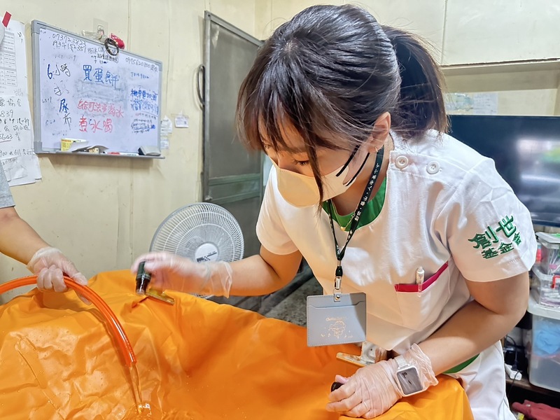 服務過無數個案的護理師,把每位個案當成家人一樣悉心呵護