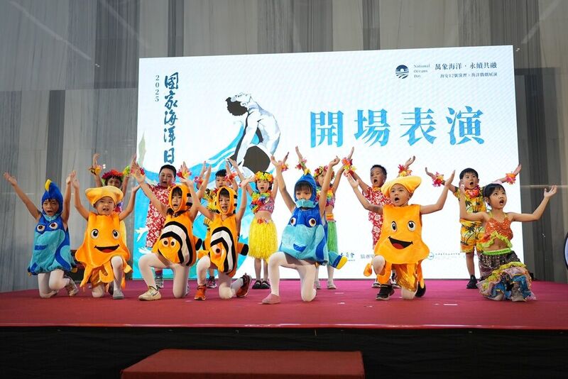 英倫幼兒園熱鬧開場
